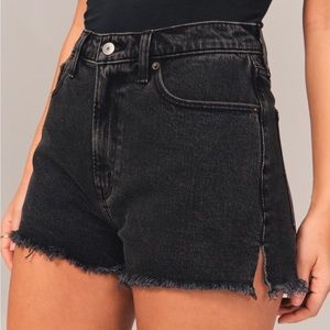 Abercrombie & Fitch The Mom Short High Rise